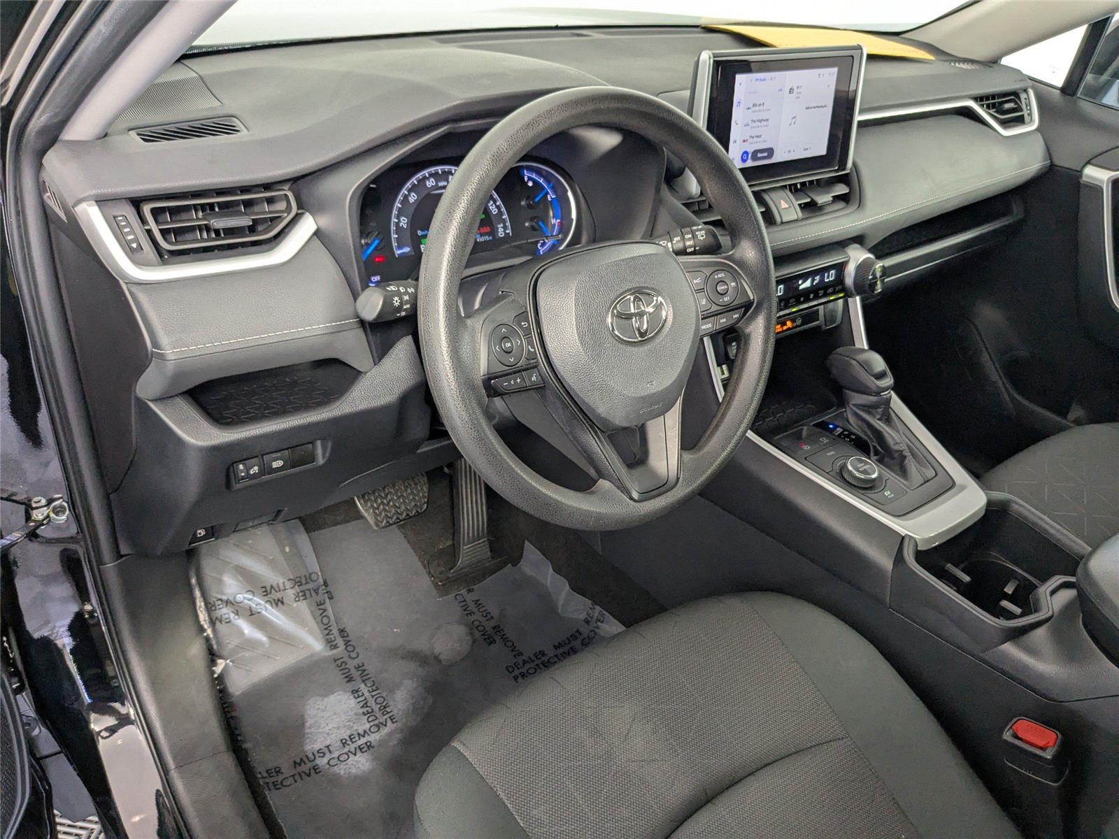 2024 Toyota RAV4 Hybrid XLE photo 10