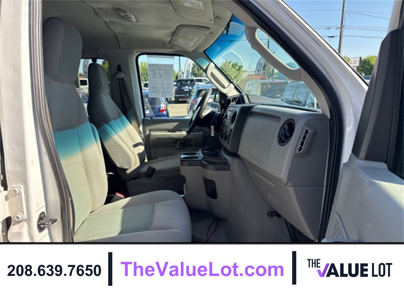 2014 Ford E-350 photo 12
