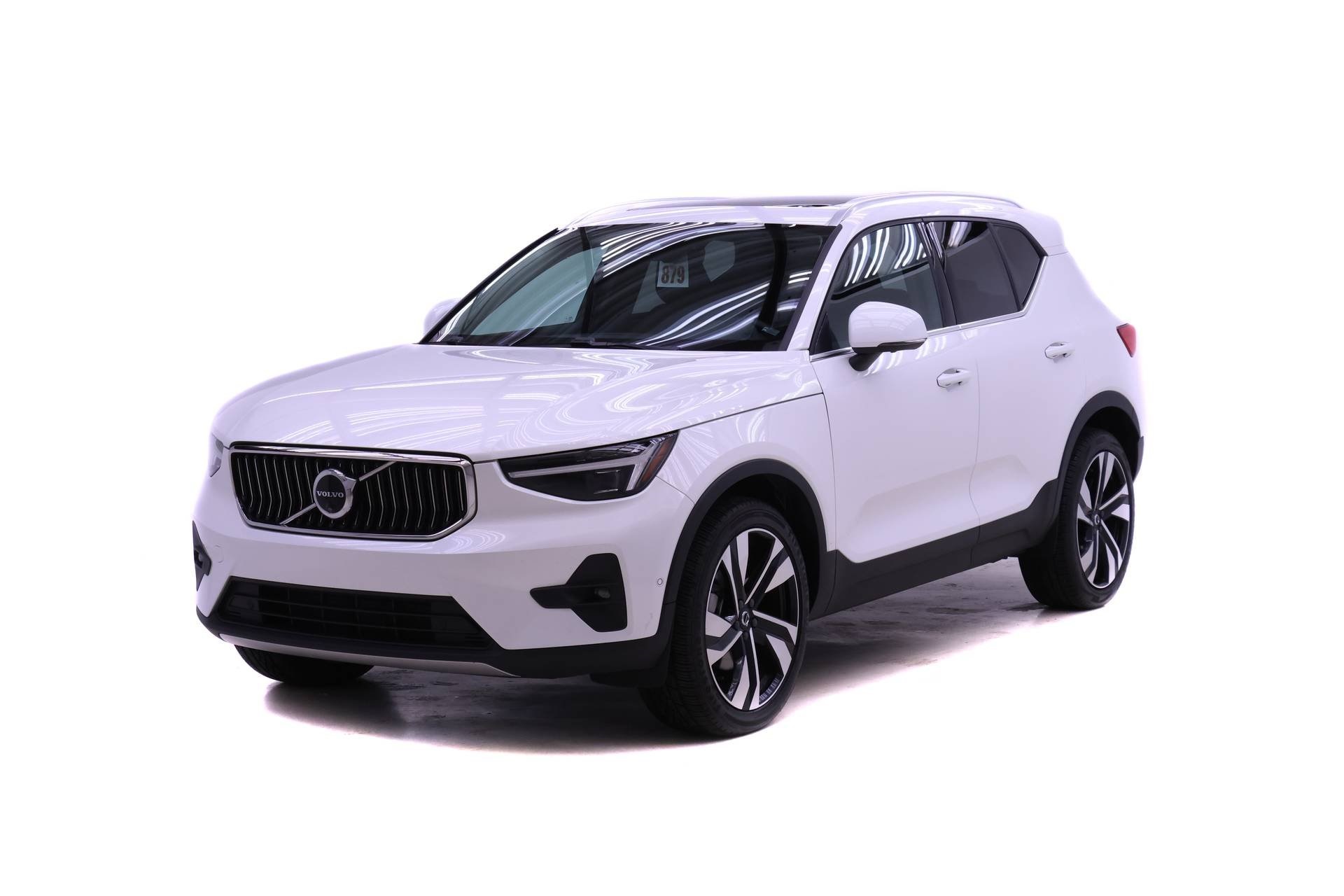 2024 Volvo XC40 Plus's photo