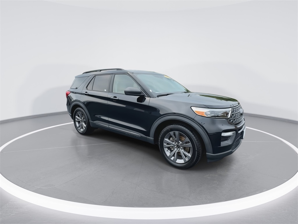 2021 Ford Explorer XLT photo 2