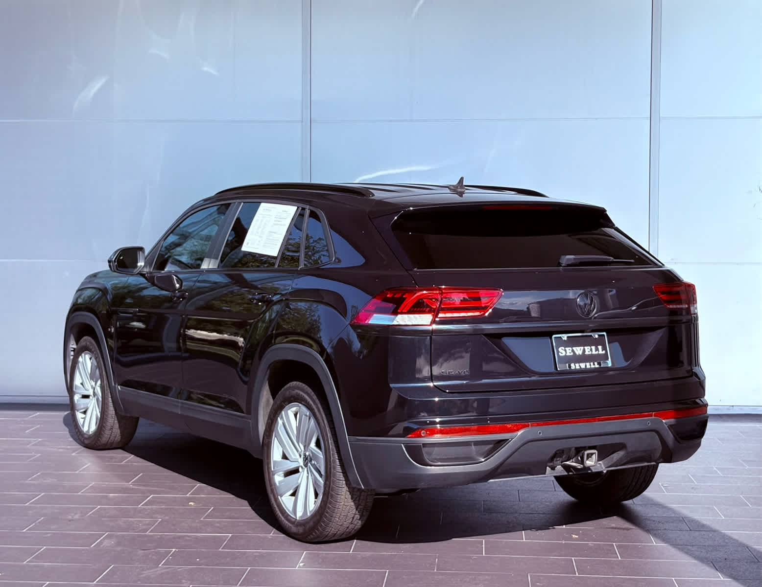 2020 Volkswagen Atlas Cross Sport V6 SE Technology photo 2