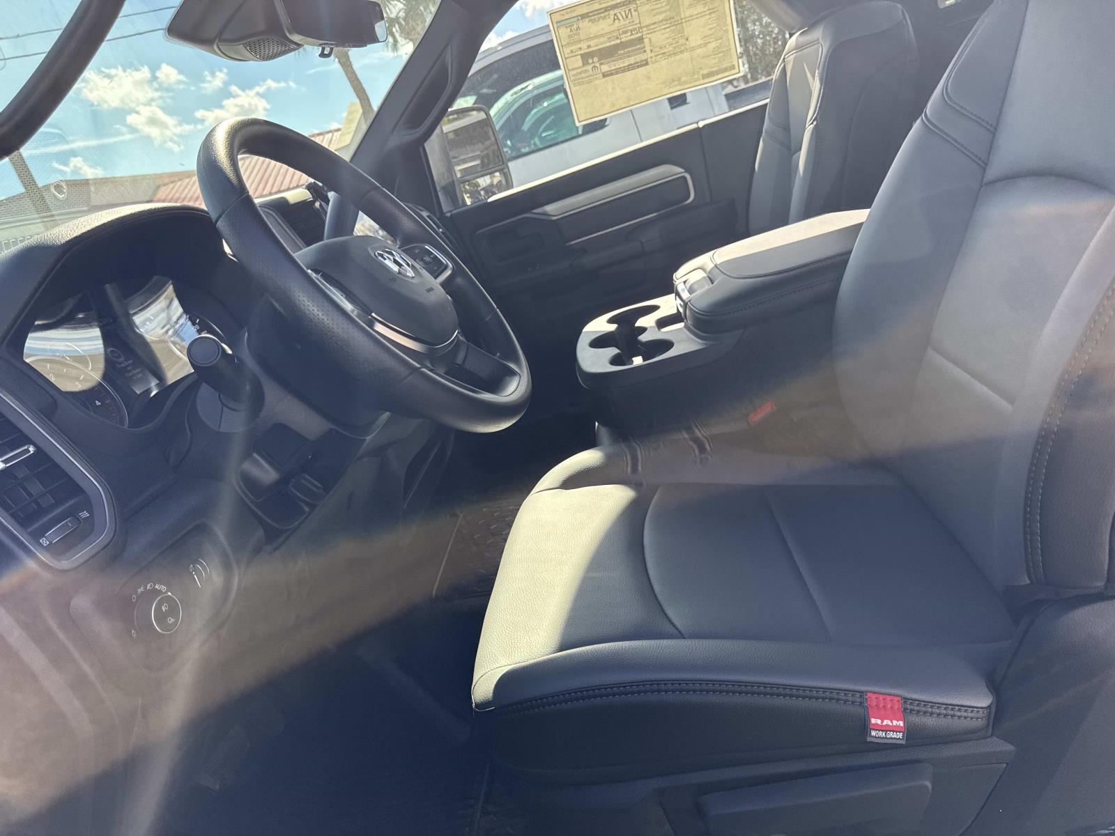 2026 Ram 3500 Tradesman photo 4