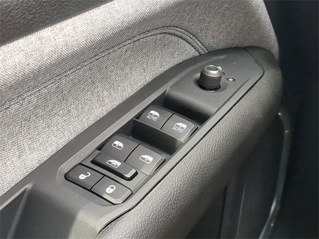 2025 Jeep Compass North Edition Latitude photo 17