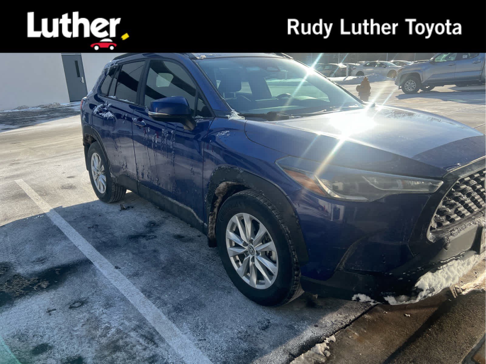 2023 Toyota Corolla Cross LE's photo