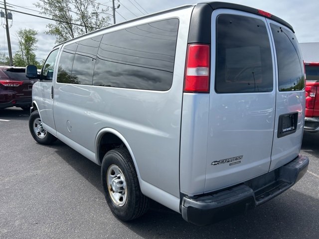 2016 Chevrolet Express Passenger 2500 LS photo 4