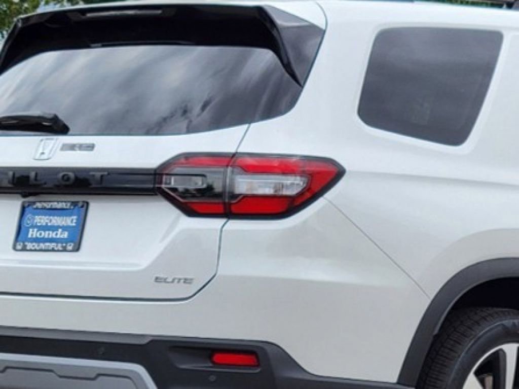 2025 Honda Pilot Elite photo 8