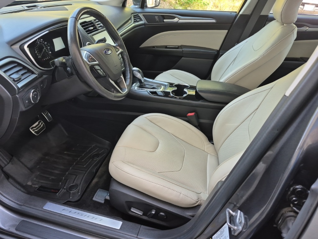 2016 Ford Fusion Titanium photo 11