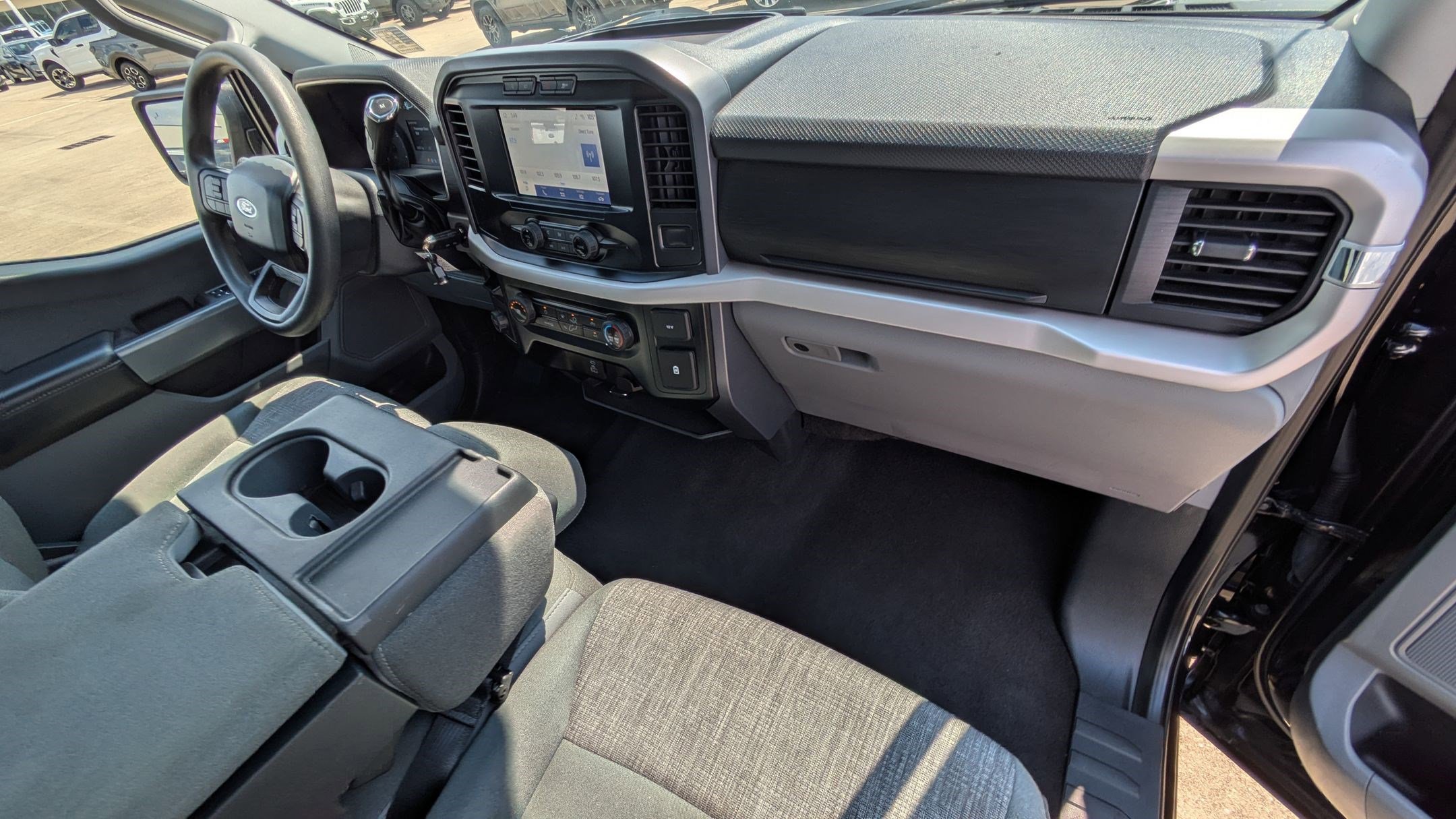 2023 Ford F-150 XLT photo 28