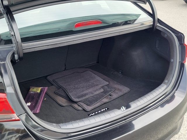 2019 Hyundai Accent SE photo 4