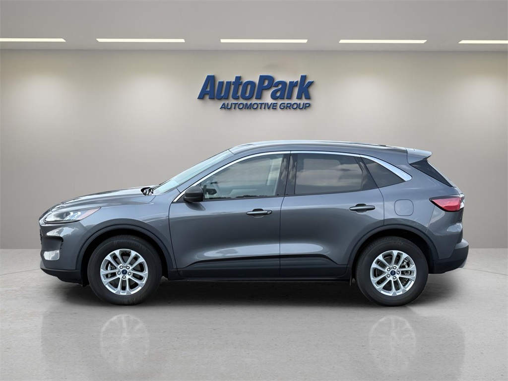 2022 Ford Escape SE photo 3