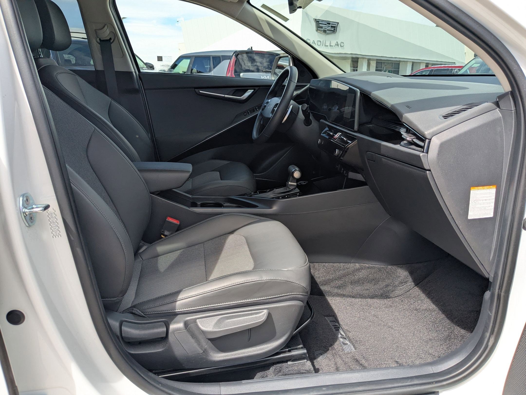 2023 Kia Niro EX photo 19