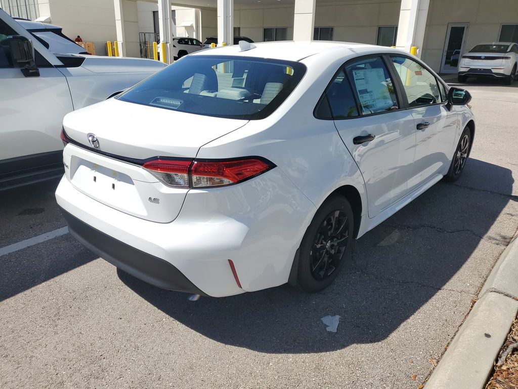 2026 Toyota Corolla LE photo 5