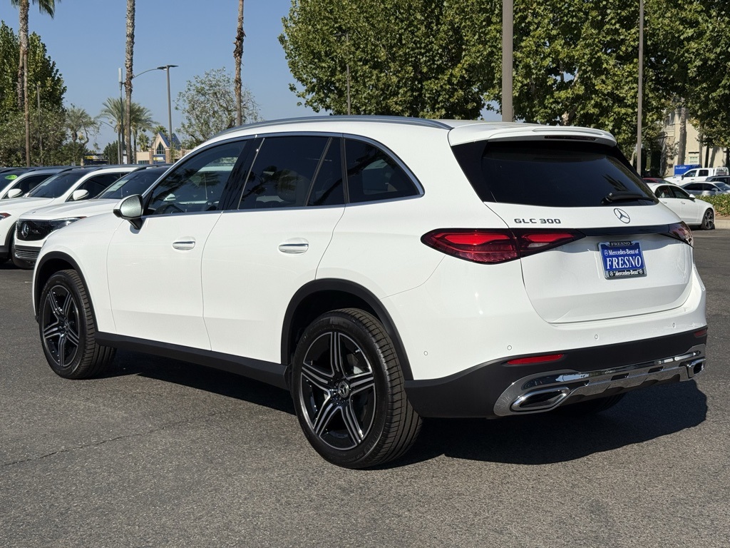 2026 Mercedes Benz GLC 300 photo 2