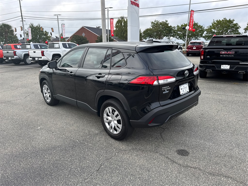 2024 Toyota Corolla Cross L photo 4