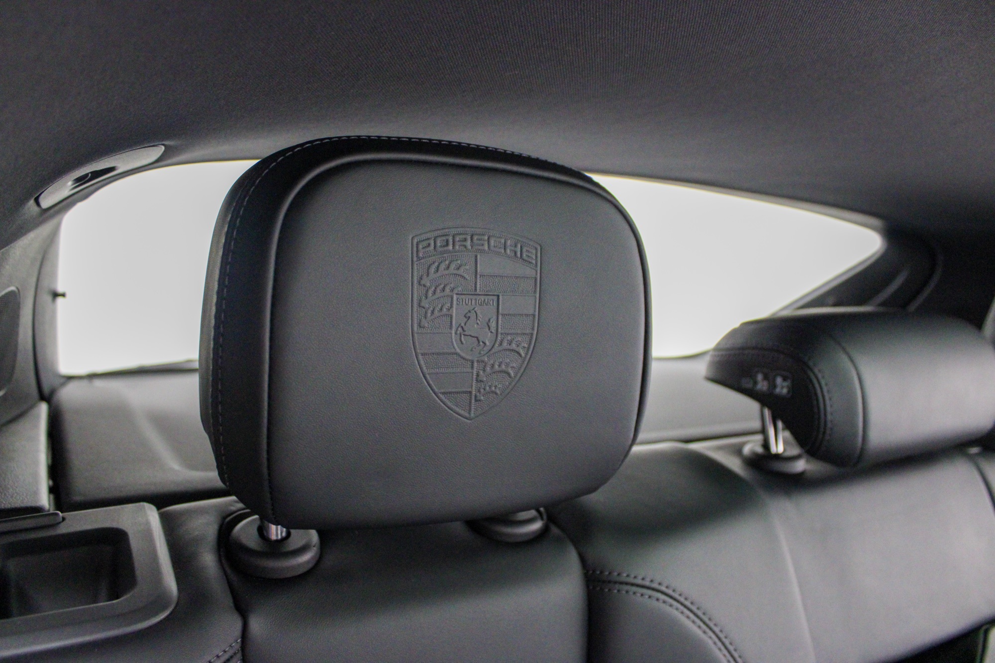 2025 Porsche Macan Base photo 27