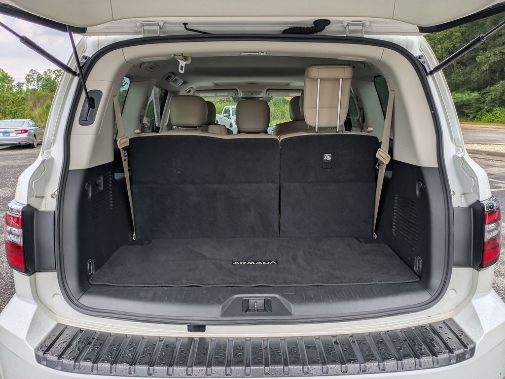 2022 Nissan Armada SL photo 28