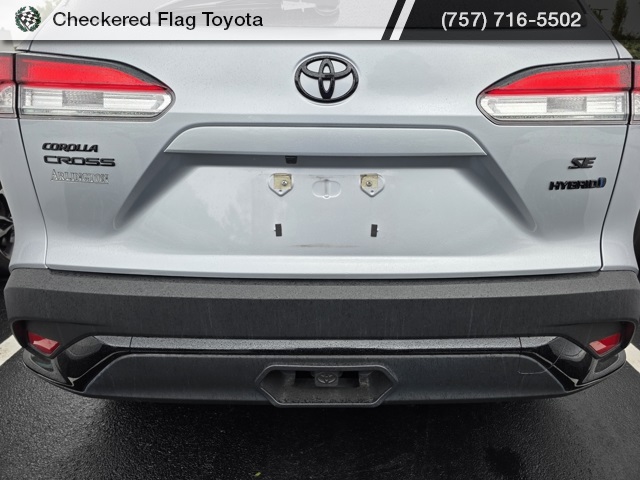 2024 Toyota Corolla Cross Hybrid SE photo 7