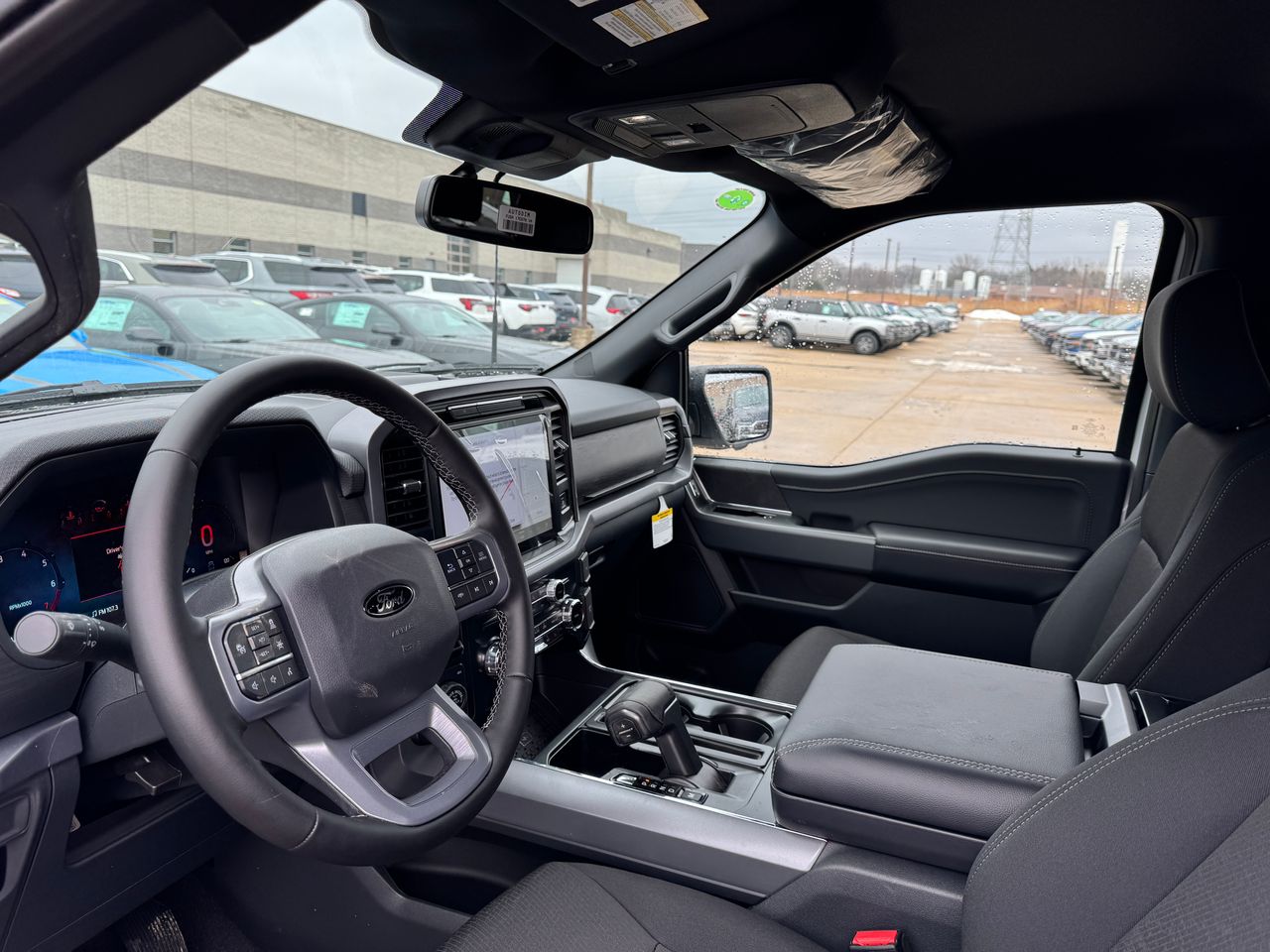 2025 Ford F-150 XLT photo 4