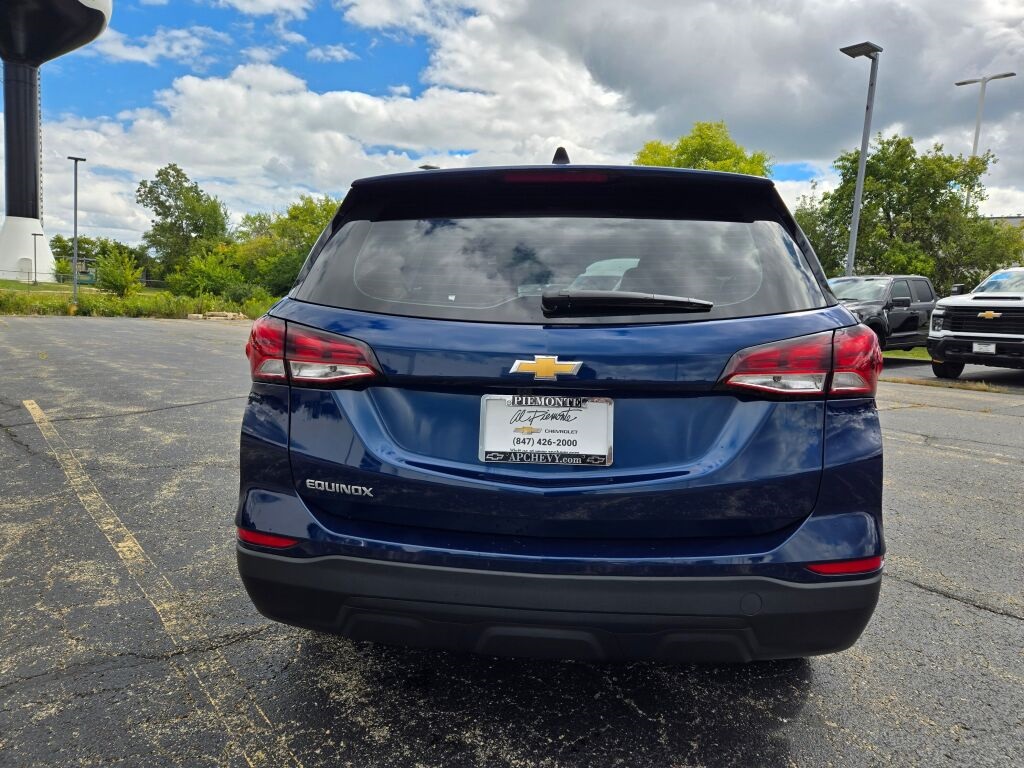 2022 Chevrolet Equinox LS photo 9