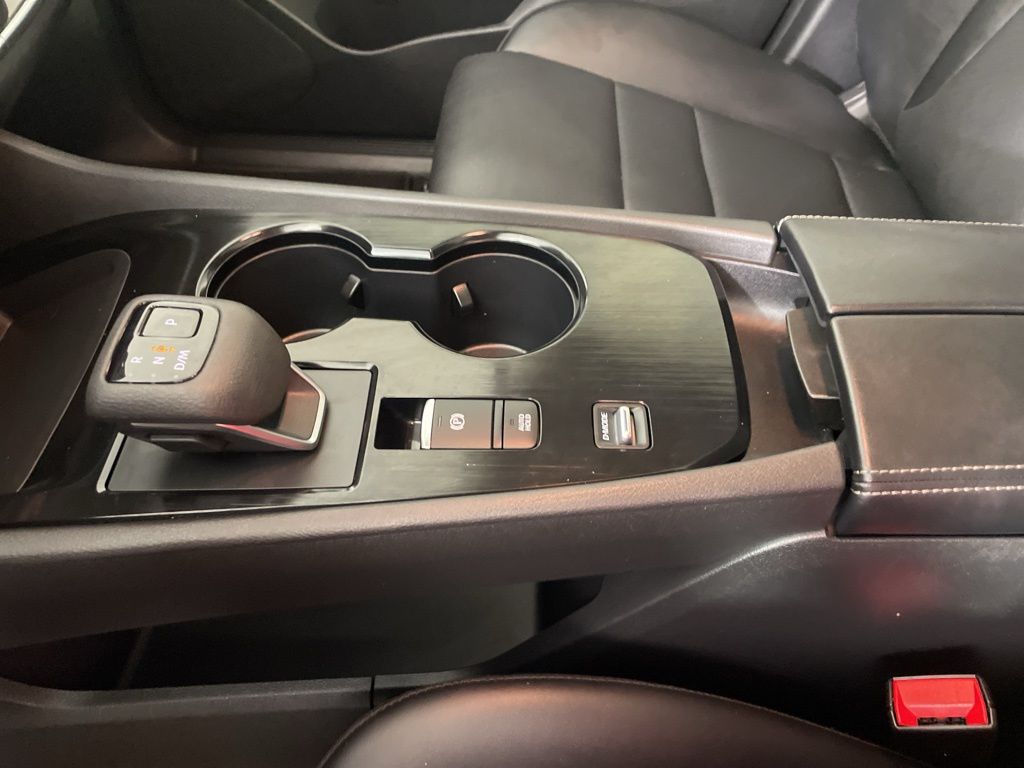 2023 Nissan Rogue SV photo 32