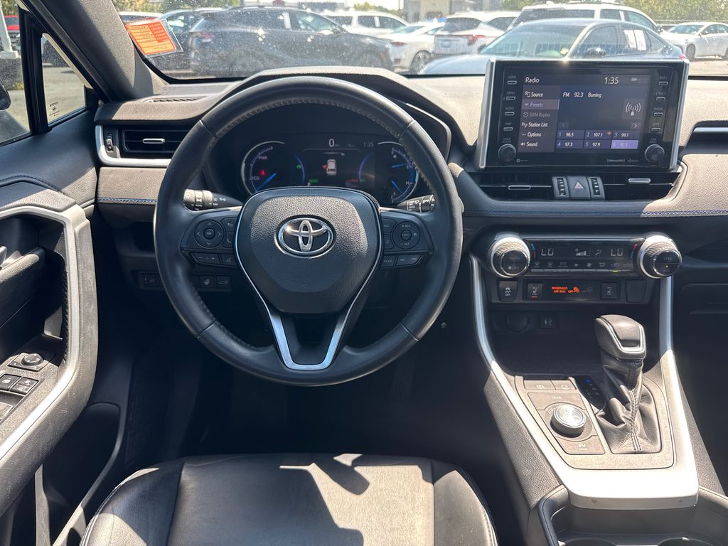 2019 Toyota RAV4 Hybrid XSE photo 21