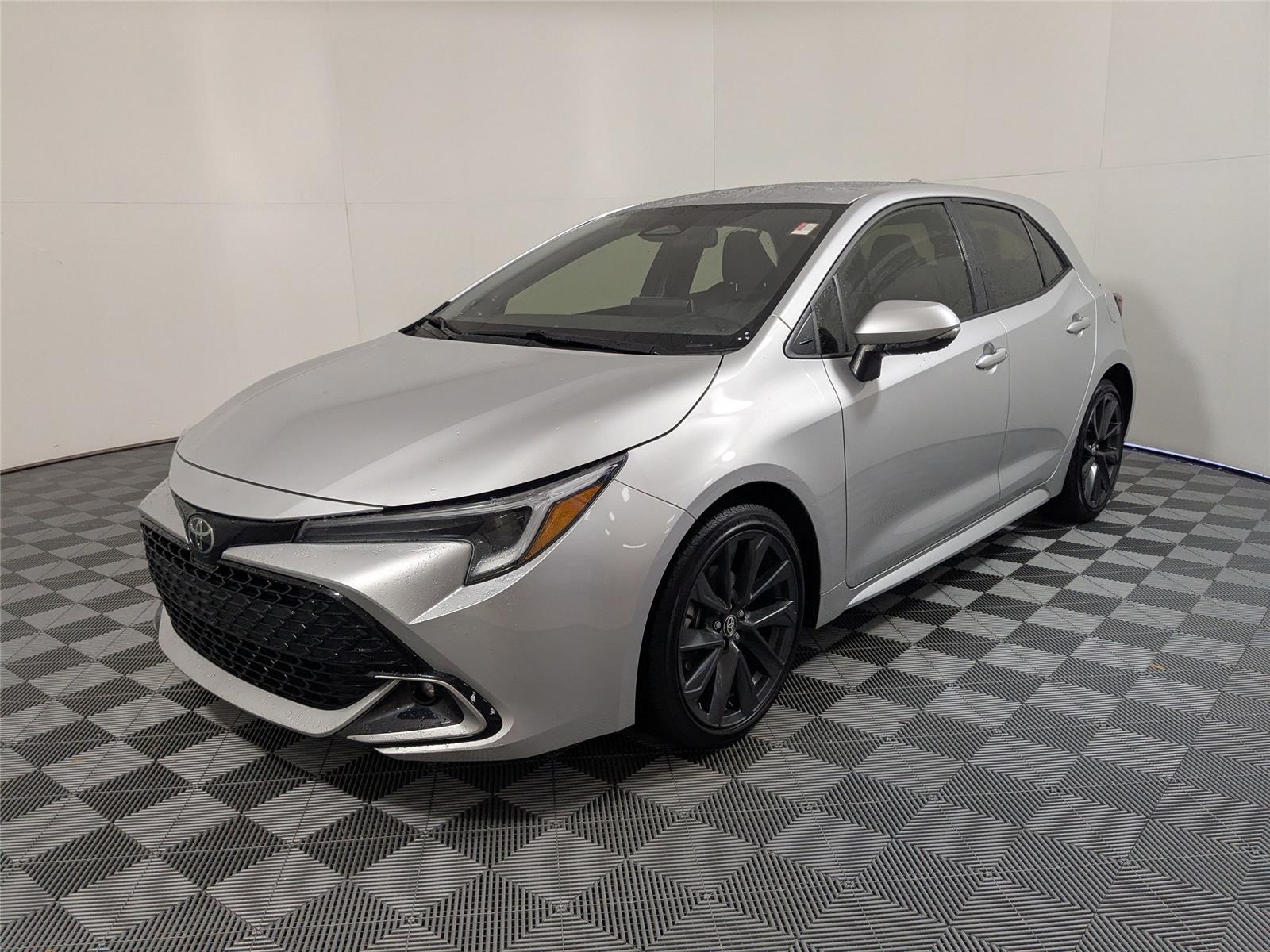 2025 Toyota Corolla Hatchback XSE's photo