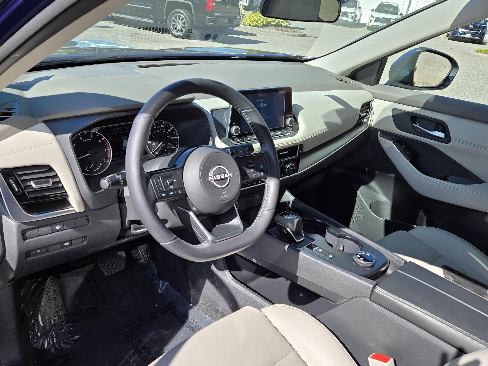 2023 Nissan Rogue SV photo 4