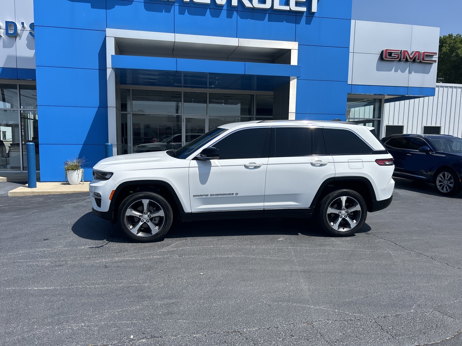 2023 Jeep Grand Cherokee Limited photo 3