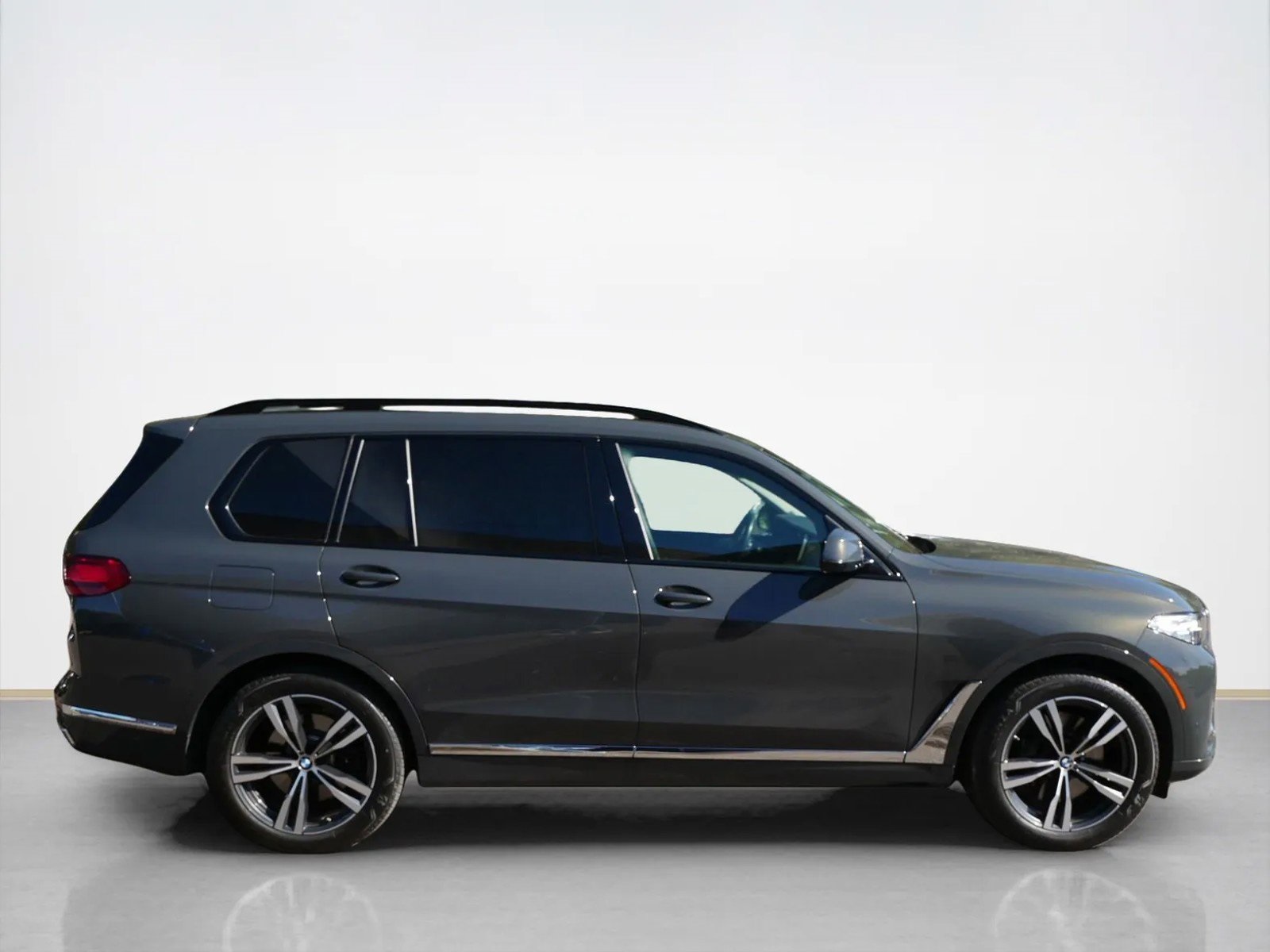 Used 2021 BMW X7 40i with VIN 5UXCW2C08M9G85449 for sale in Maplewood, Minnesota