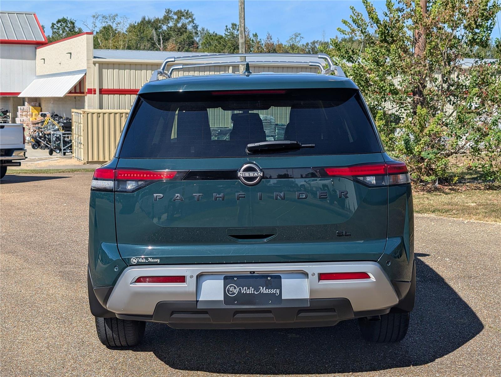 2022 Nissan Pathfinder SL photo 4