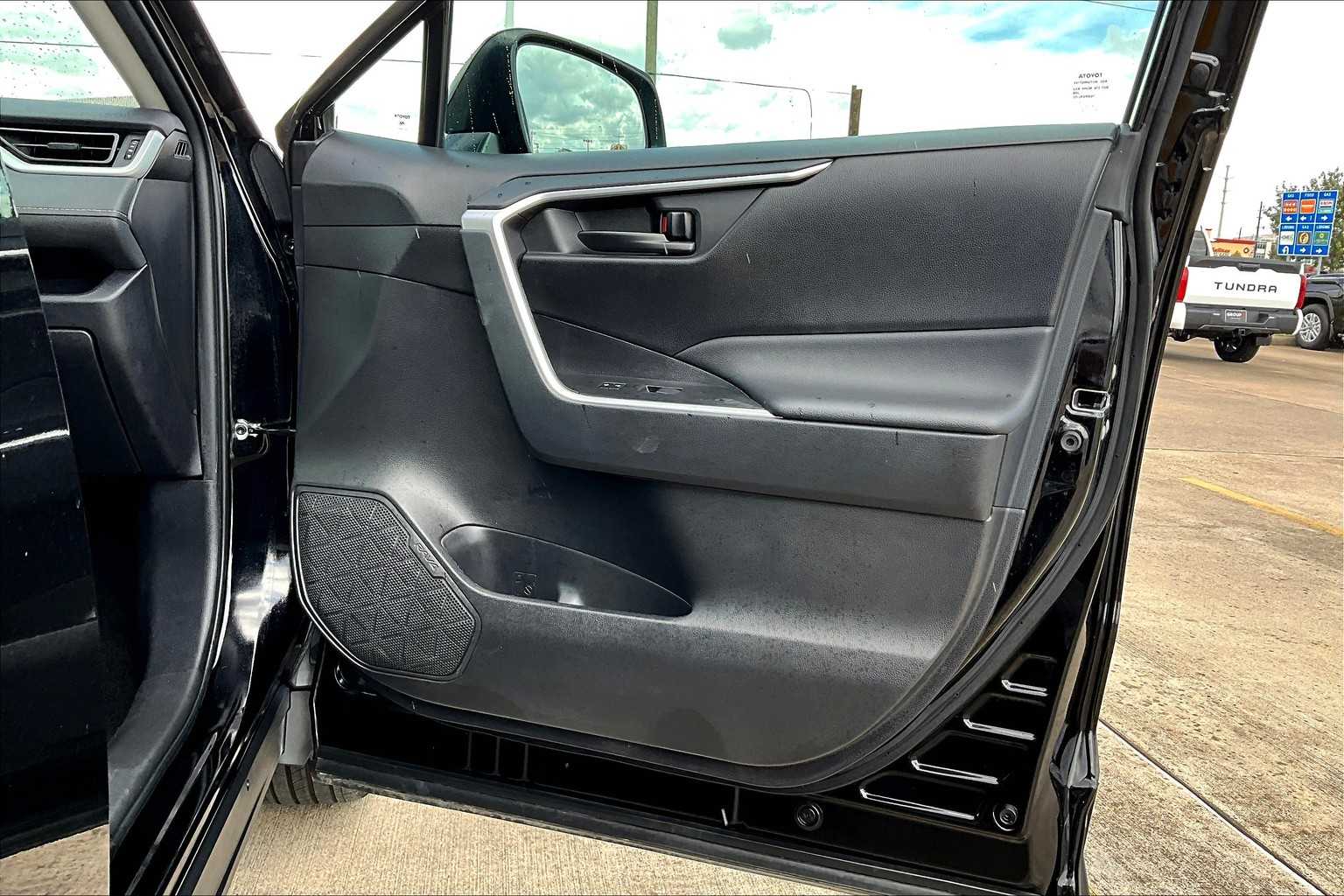 2024 Toyota RAV4 LE photo 21