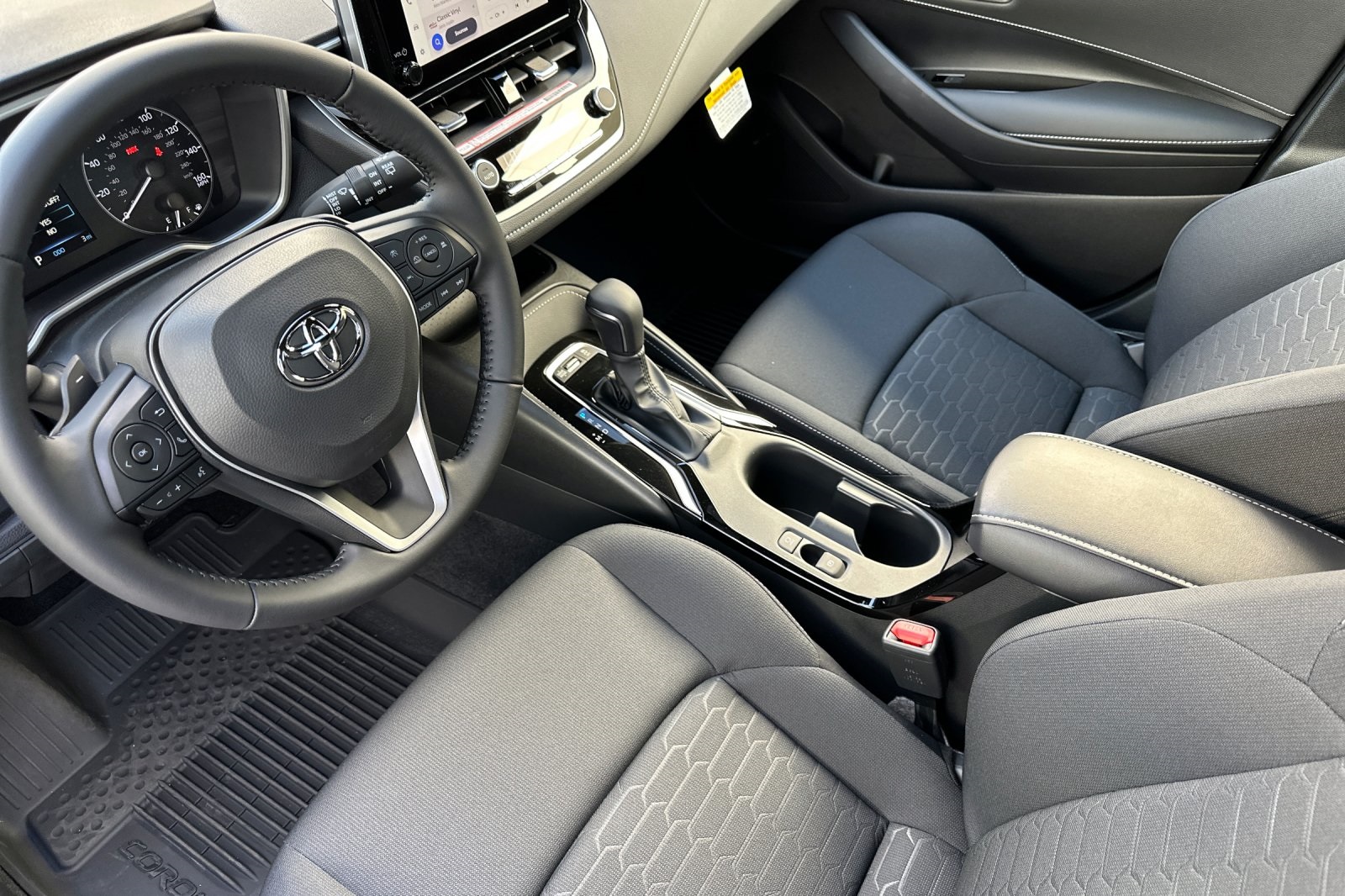 2025 Toyota Corolla SE photo 10