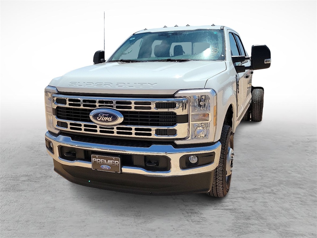 2025 Ford F-350 photo 4