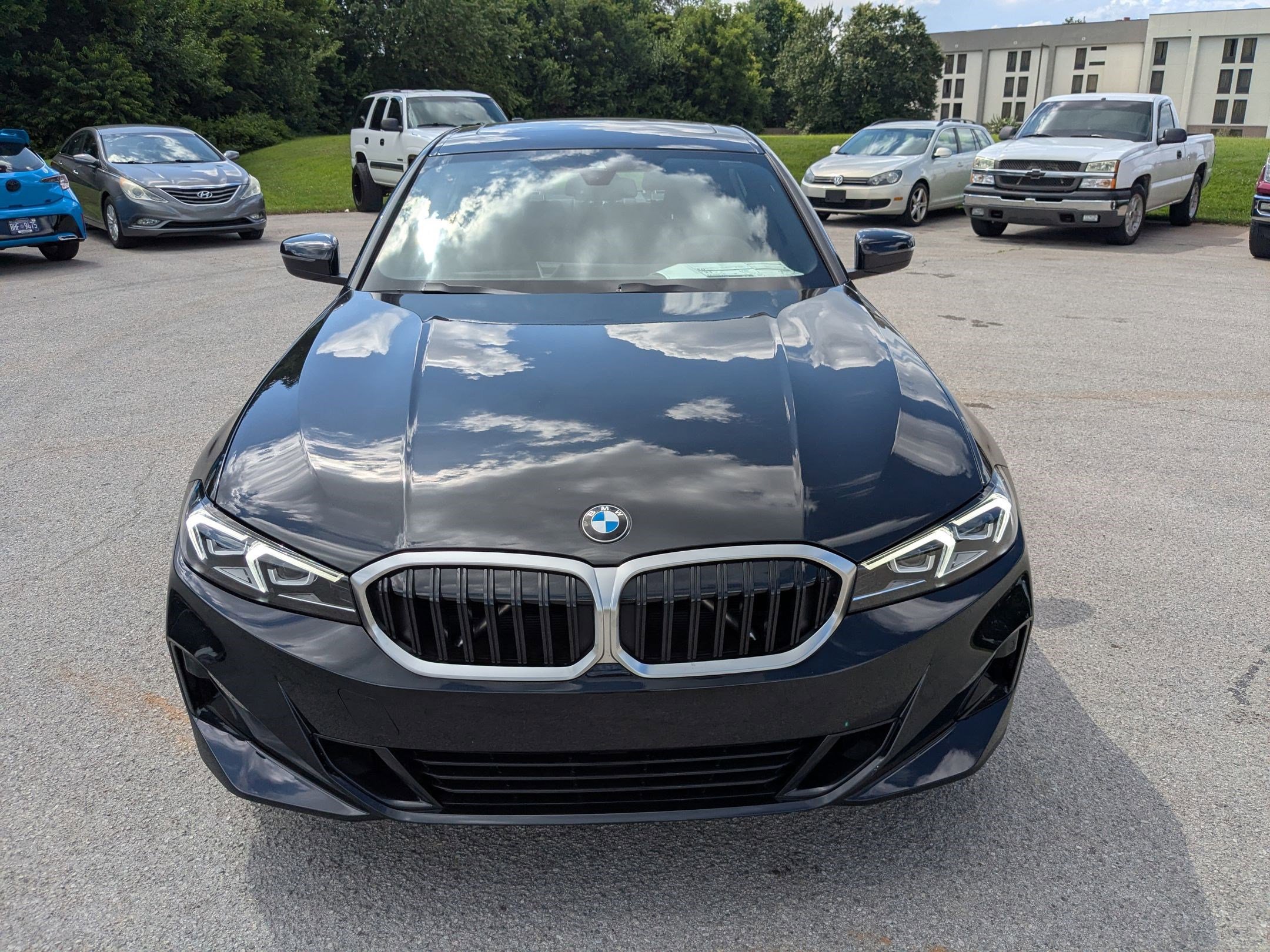 2025 Bmw 330i photo 2