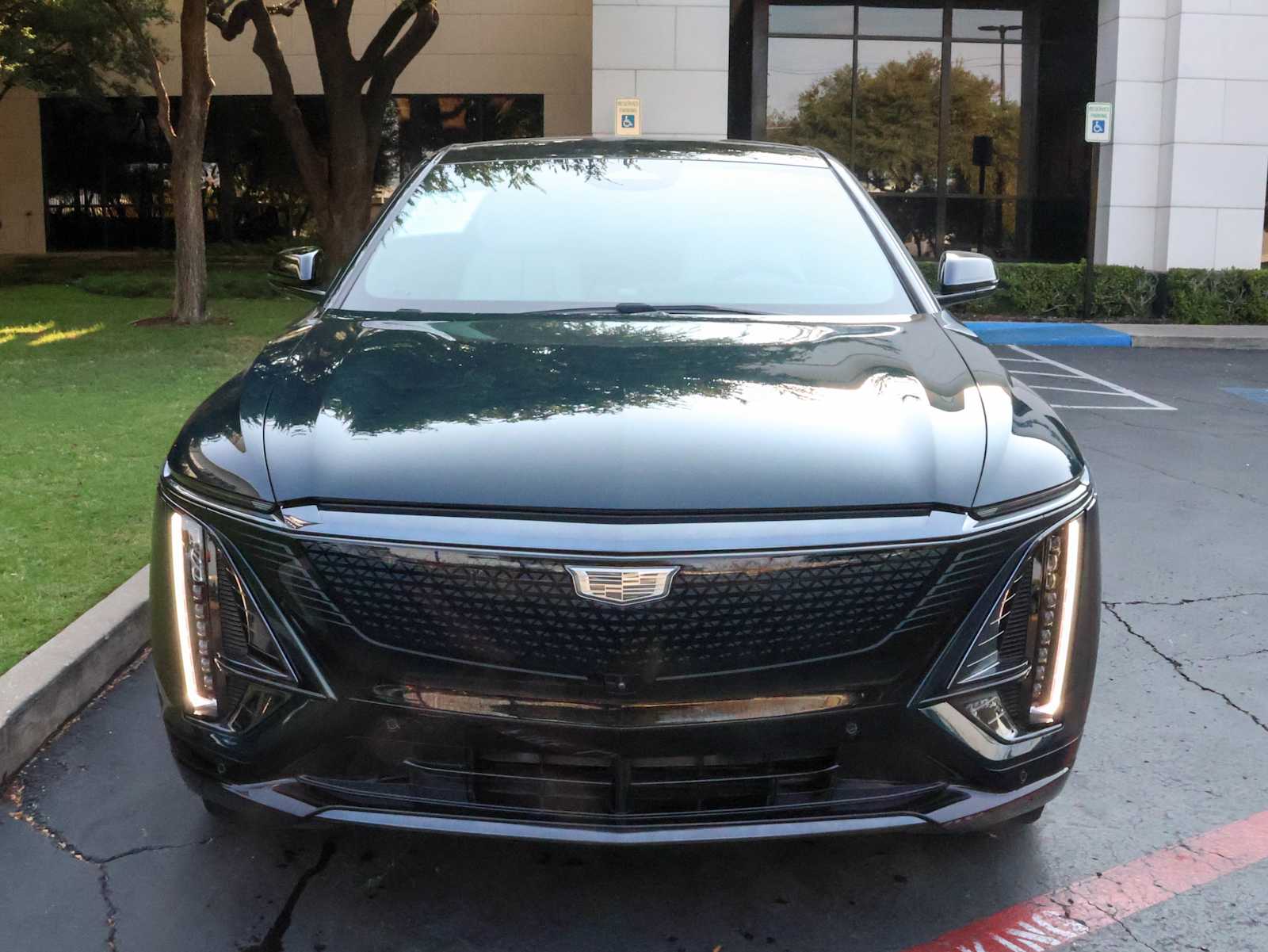 2024 Cadillac Lyriq Sport photo 2