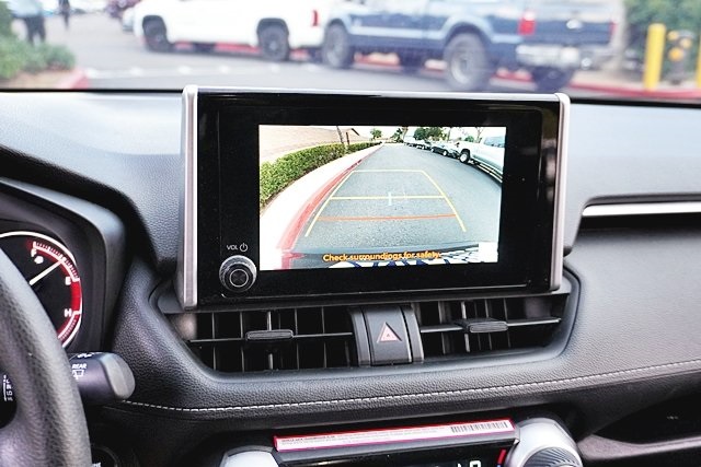 Used 2024  Toyota XLE image 25