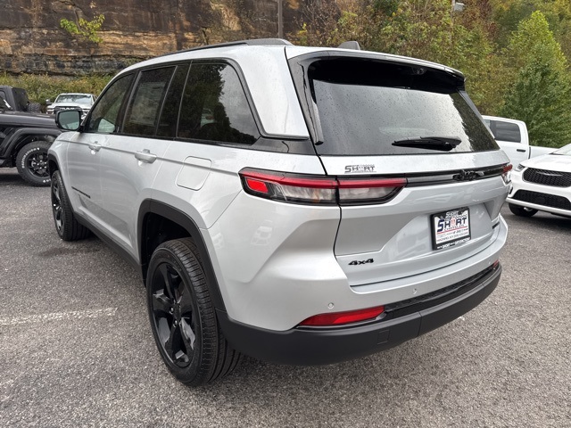 2025 Jeep Grand Cherokee Limited photo 4