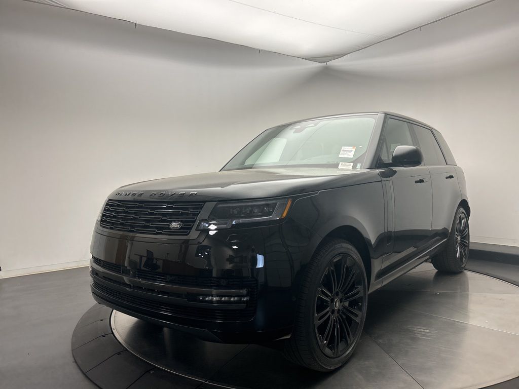 2025 Land Rover Range Rover SE's photo