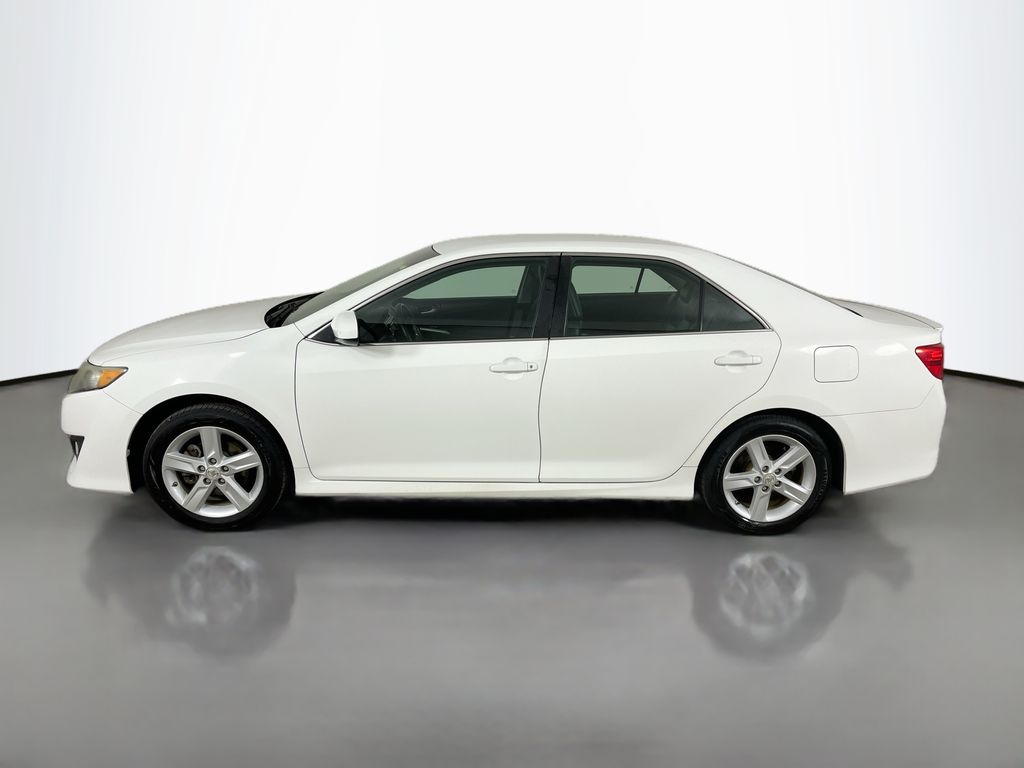2012 Toyota Camry SE photo 4