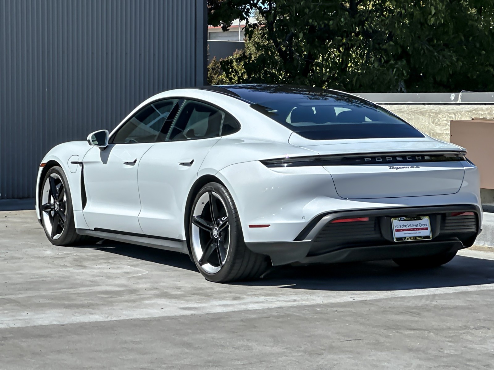 2022 Porsche Taycan 4S photo 3