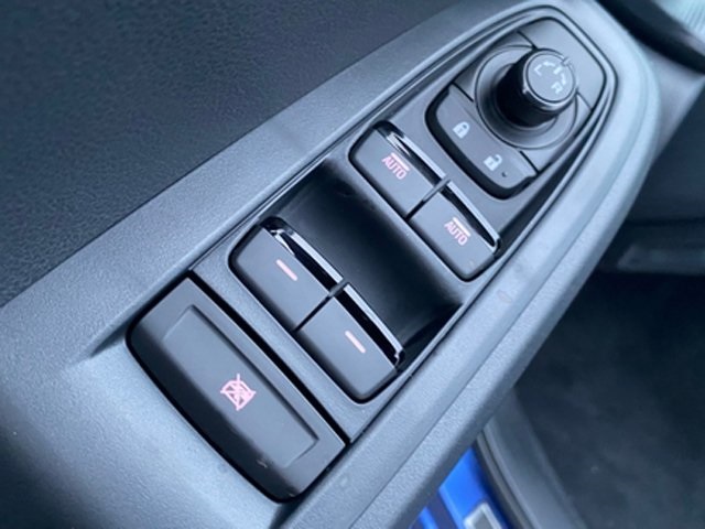 2025 Subaru Crosstrek Premium photo 10