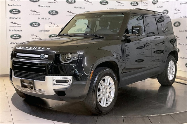 2024 Land Rover Defender S's photo