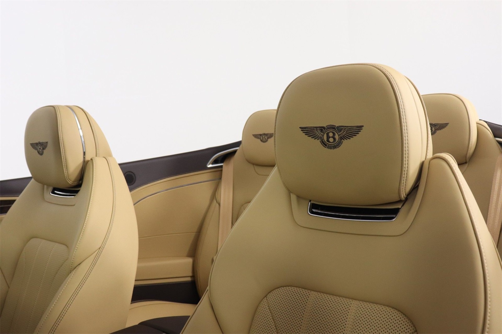 Used 2024 Black Crystal Bentley V8 image 22