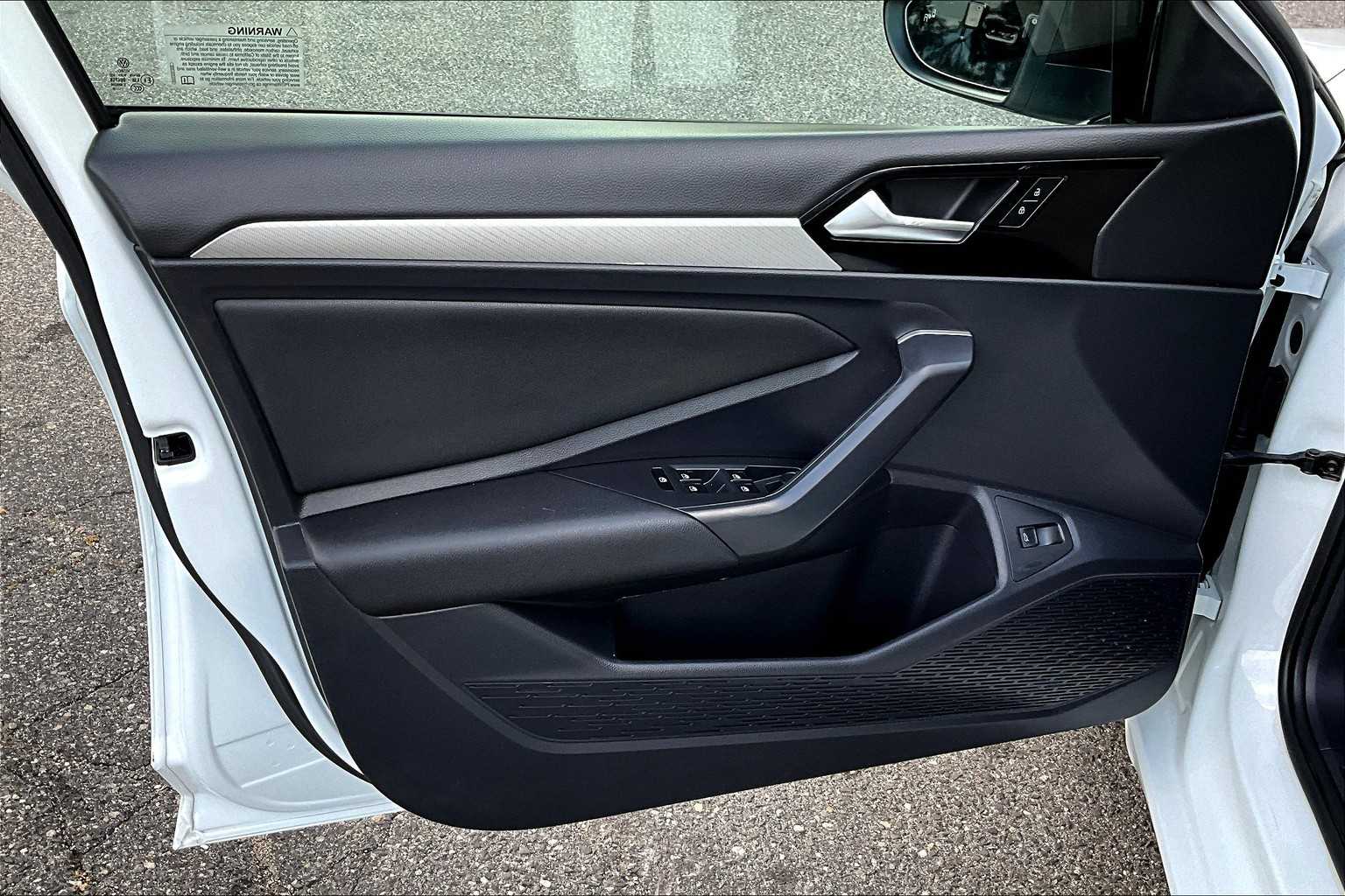 2020 Volkswagen Jetta R-Line photo 17