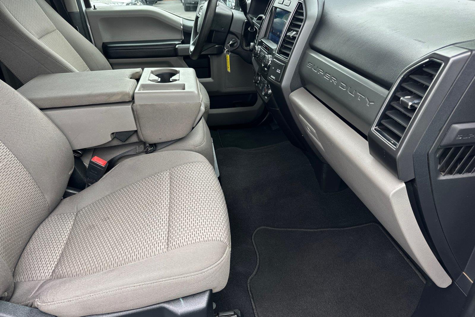 2021 Ford F-250 XLT photo 3