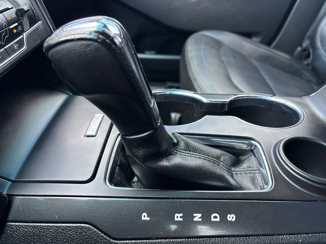 2016 Ford Explorer XLT photo 25