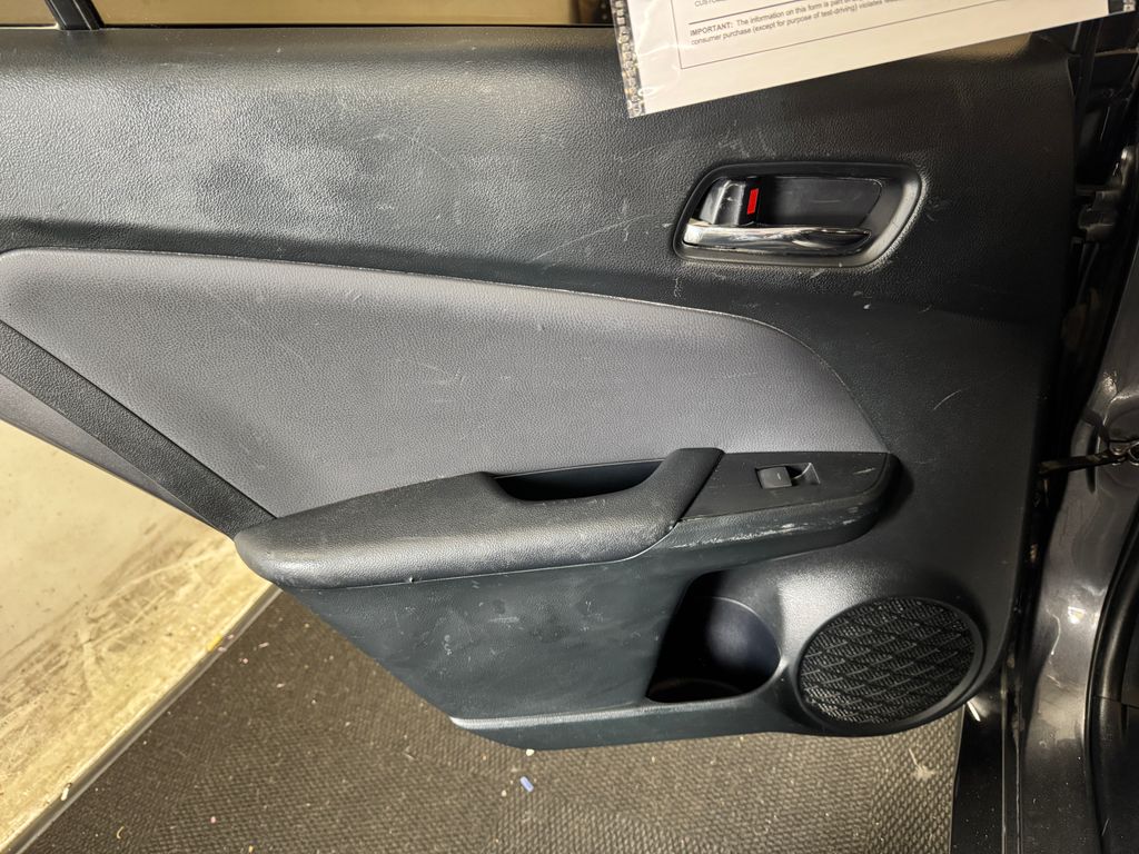 2021 Toyota Prius Prime LE photo 13