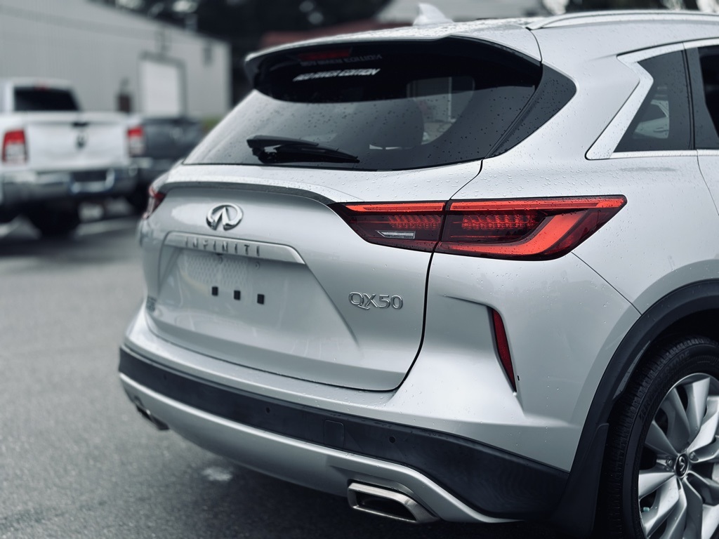 2021 Infiniti QX50 Essential photo 13