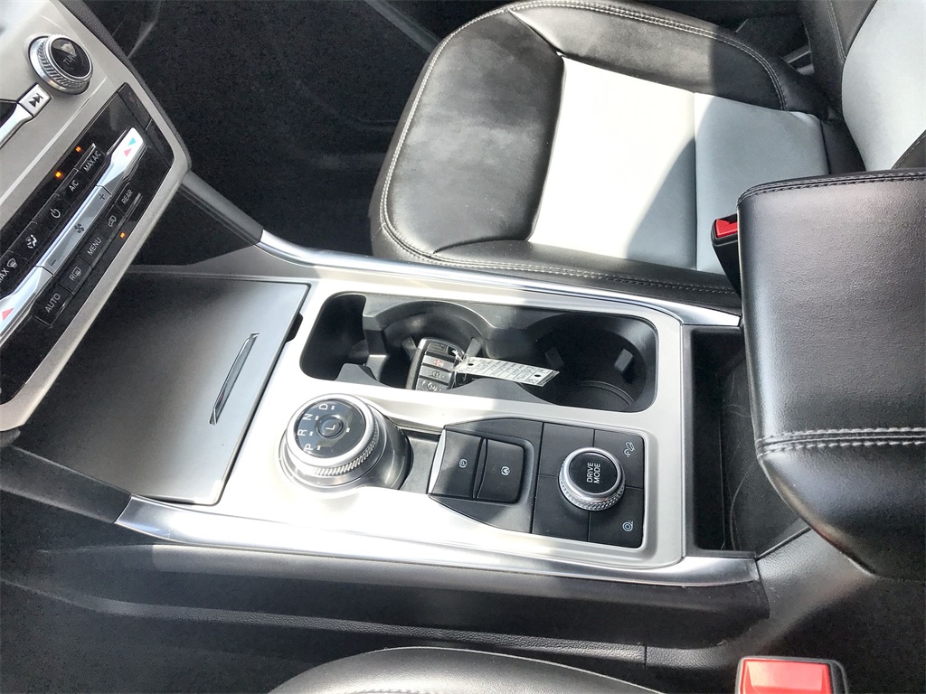 2023 Ford Explorer XLT photo 19