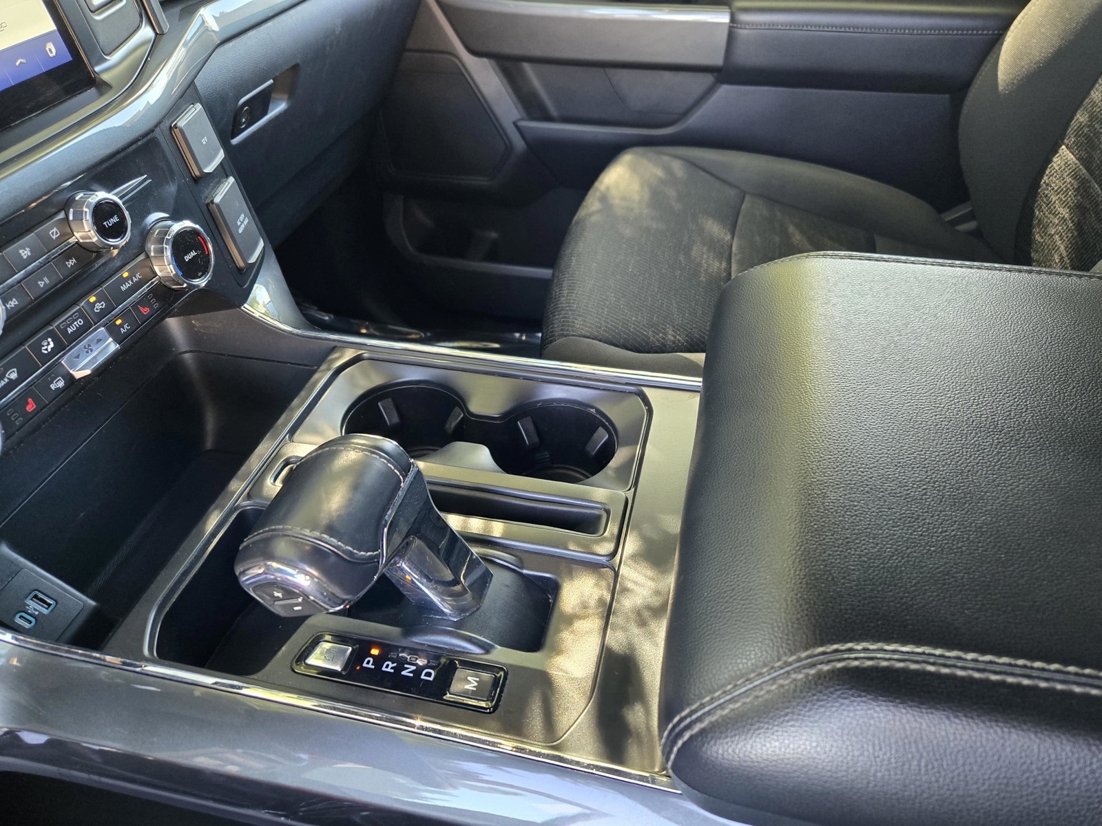2022 Ford F-150 XLT photo 24